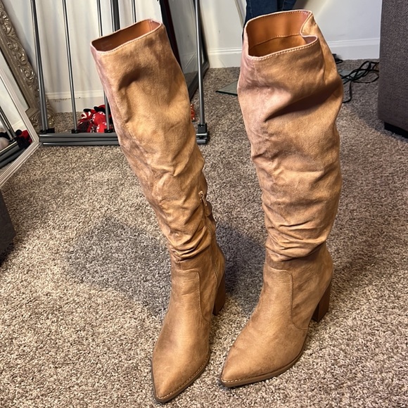 Madden girl cowboy boots - Picture 2 of 8